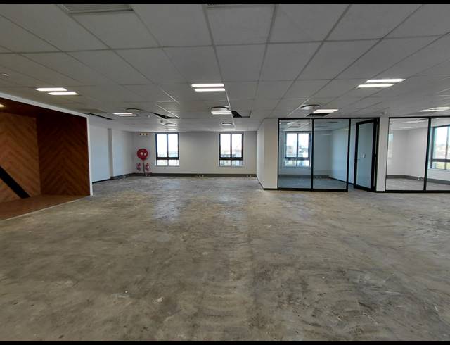 473M² OFFICE TO LET IN MAGALIESSIG